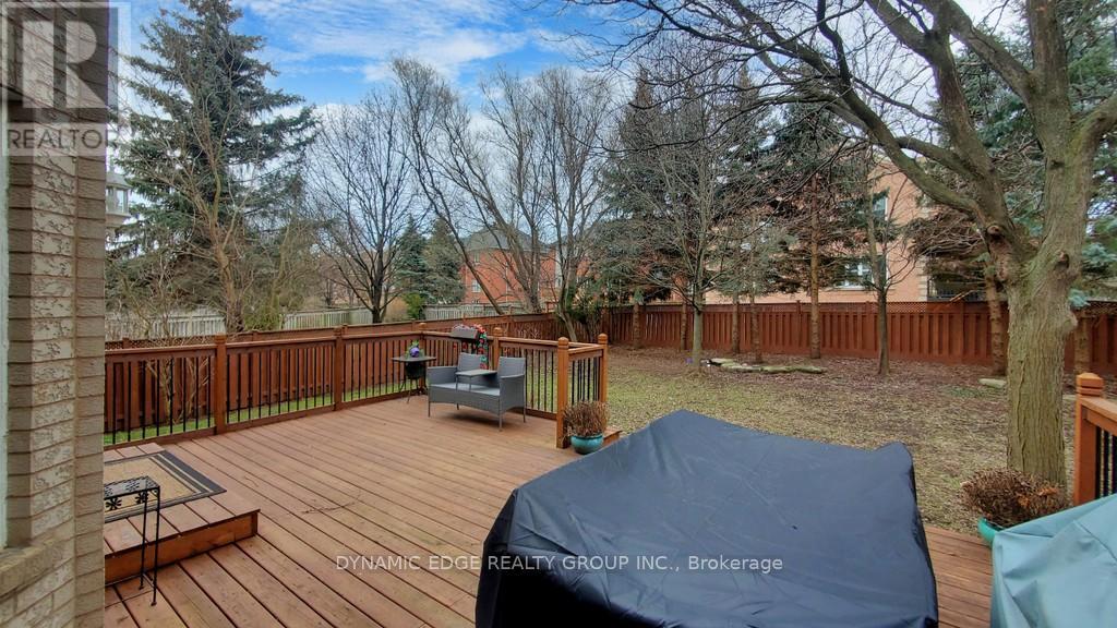 5351 Forest Ridge Drive E, Mississauga, Ontario  L5M 5B4 - Photo 39 - W12481106