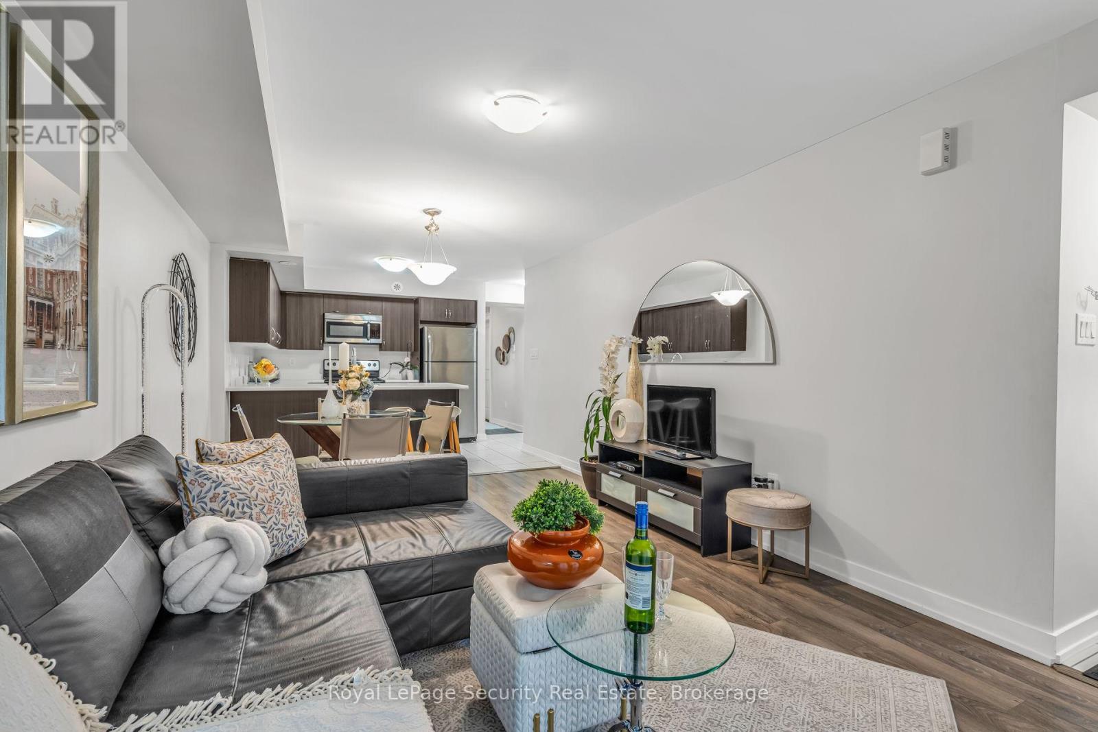 141 - 80 Parrotta Drive, Toronto, Ontario  M9M 0E6 - Photo 14 - W12481108
