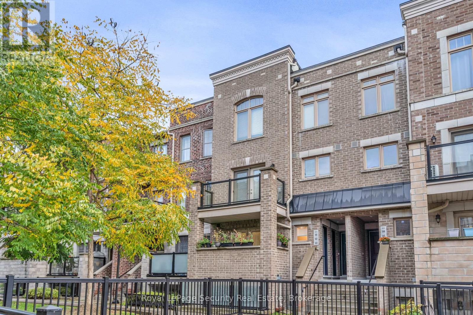 141 - 80 Parrotta Drive, Toronto, Ontario  M9M 0E6 - Photo 2 - W12481108