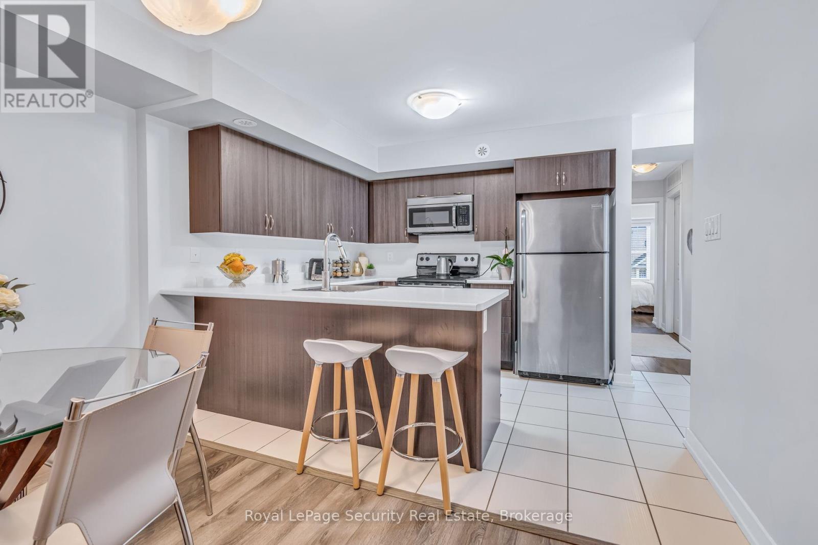 141 - 80 Parrotta Drive, Toronto, Ontario  M9M 0E6 - Photo 21 - W12481108