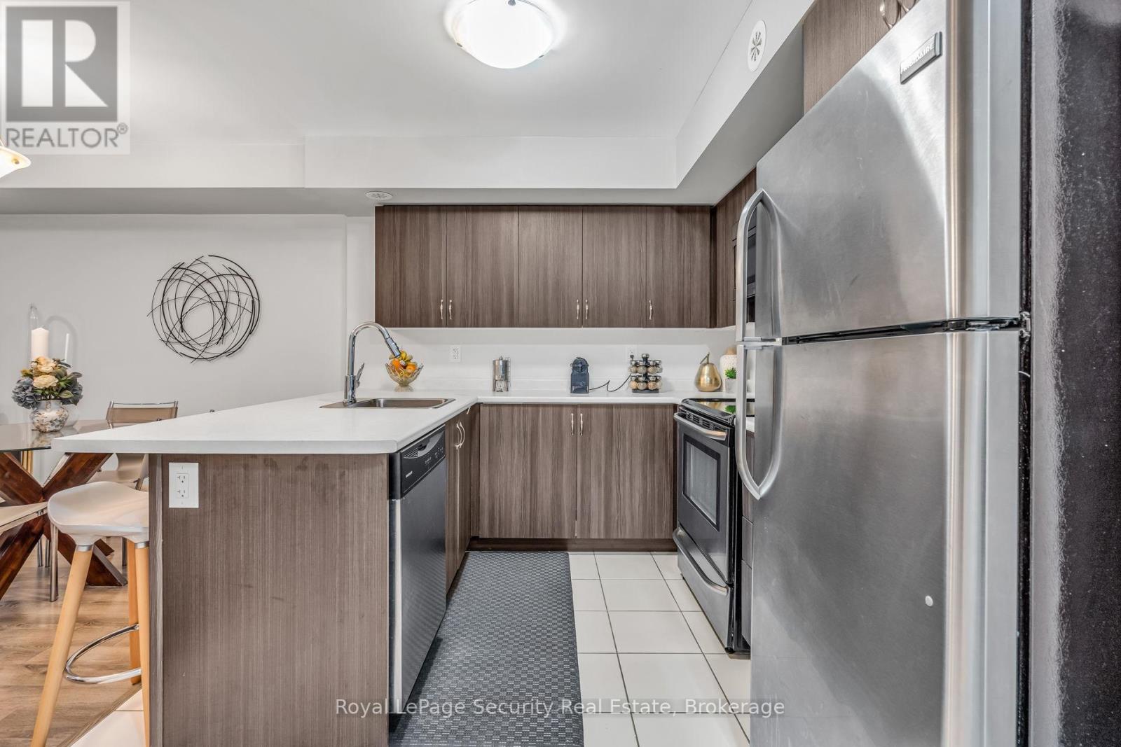 141 - 80 Parrotta Drive, Toronto, Ontario  M9M 0E6 - Photo 22 - W12481108