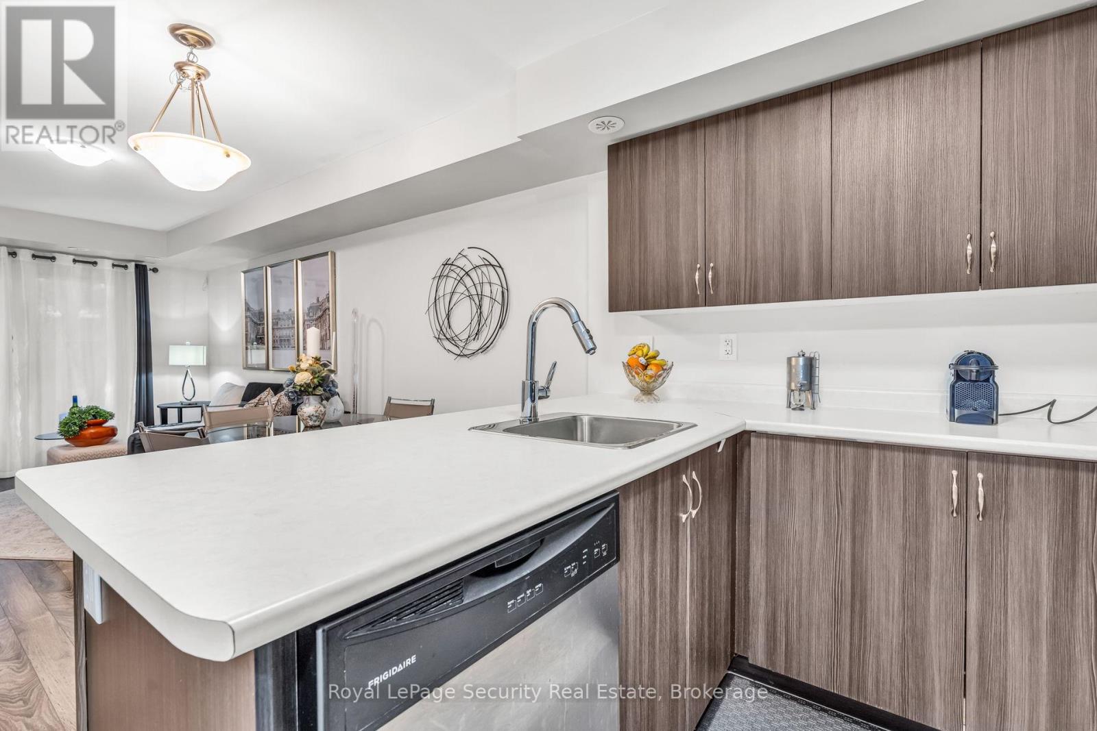 141 - 80 Parrotta Drive, Toronto, Ontario  M9M 0E6 - Photo 26 - W12481108