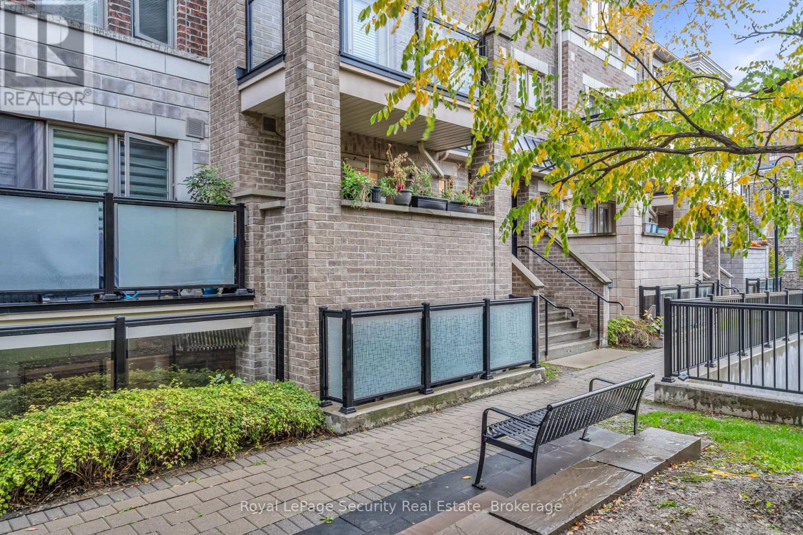 141 - 80 Parrotta Drive, Toronto, Ontario  M9M 0E6 - Photo 3 - W12481108