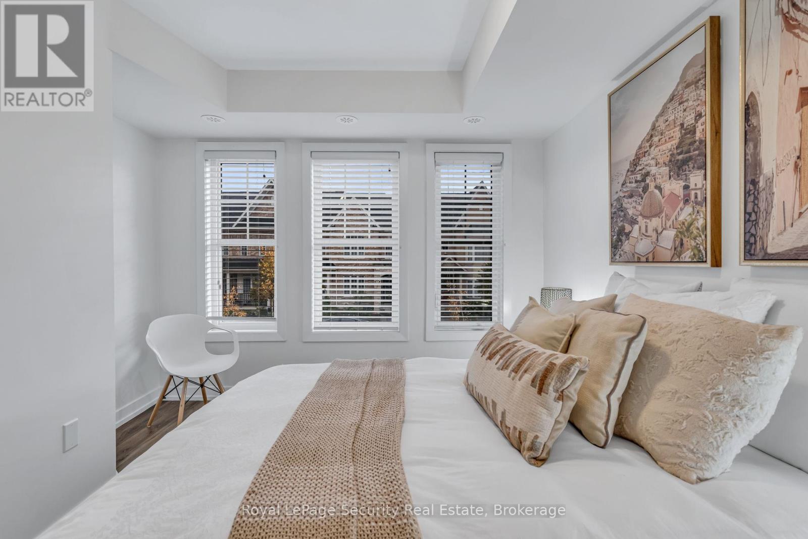 141 - 80 Parrotta Drive, Toronto, Ontario  M9M 0E6 - Photo 34 - W12481108