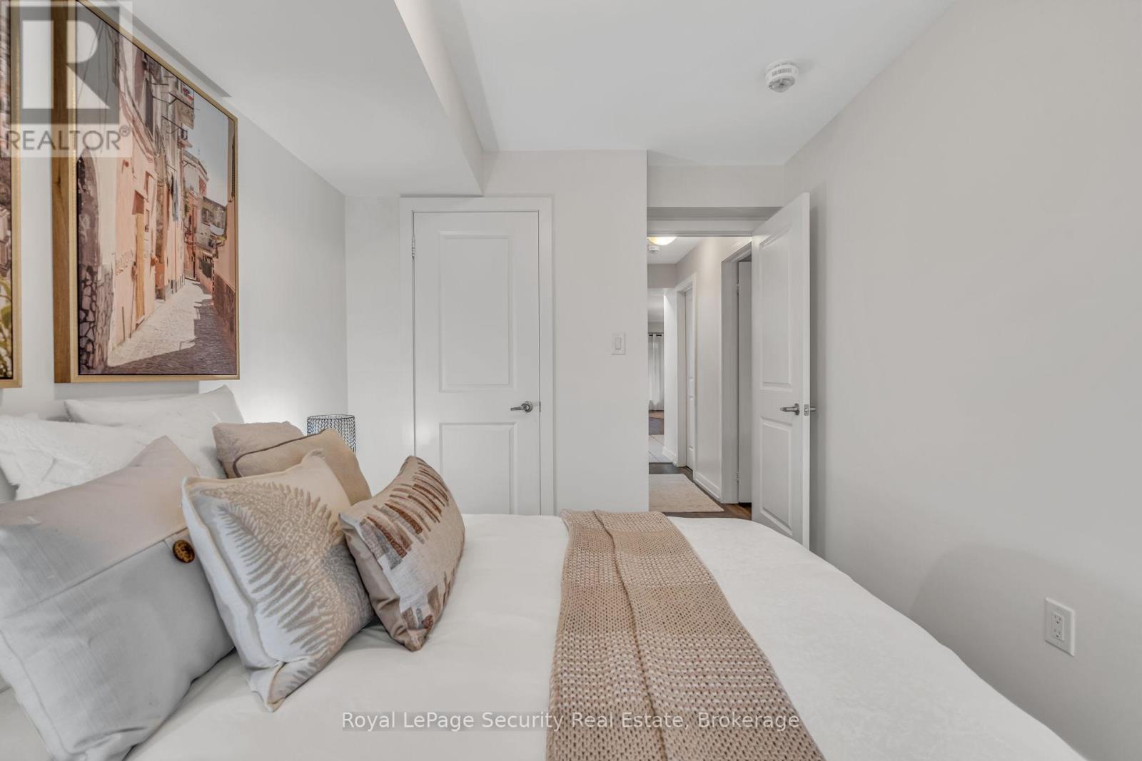 141 - 80 Parrotta Drive, Toronto, Ontario  M9M 0E6 - Photo 36 - W12481108