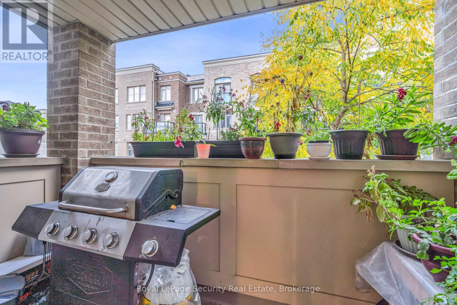 141 - 80 Parrotta Drive, Toronto, Ontario  M9M 0E6 - Photo 41 - W12481108