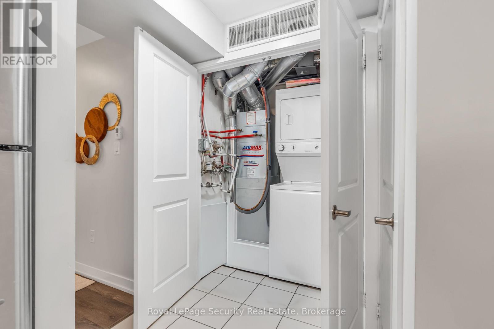 141 - 80 Parrotta Drive, Toronto, Ontario  M9M 0E6 - Photo 43 - W12481108