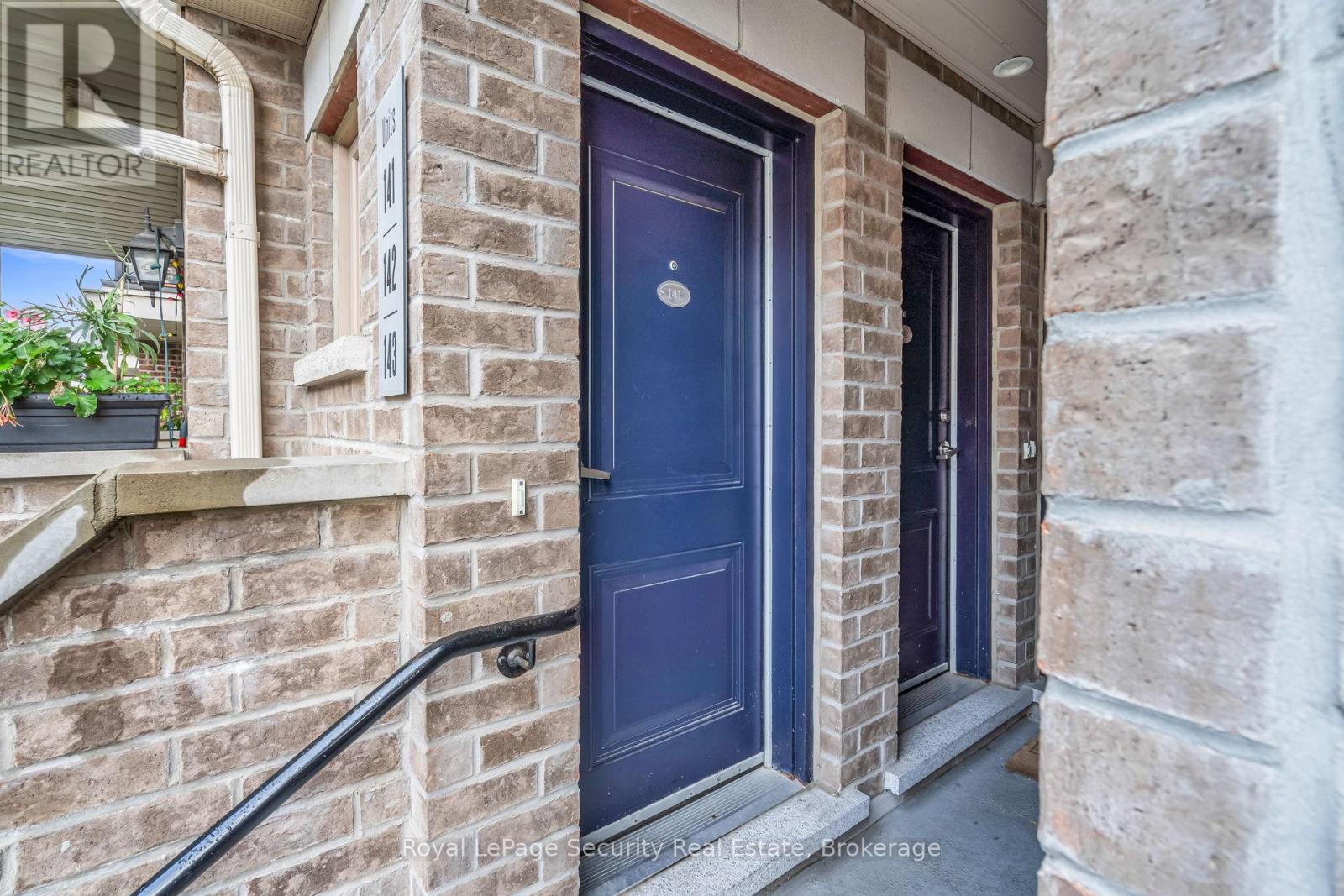 141 - 80 Parrotta Drive, Toronto, Ontario  M9M 0E6 - Photo 8 - W12481108