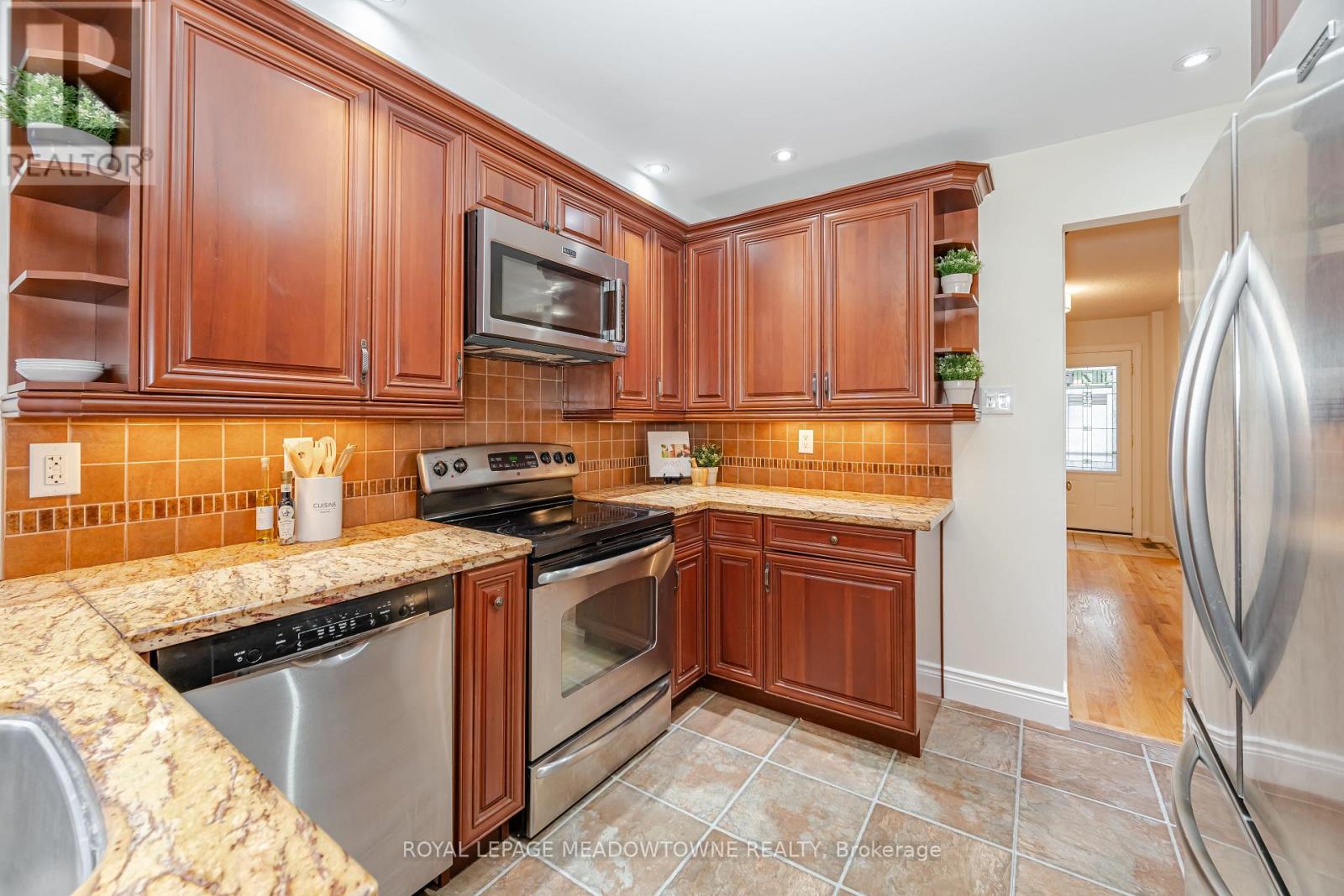 6236 Camgreen Circle, Mississauga, Ontario  L5N 4M5 - Photo 13 - W12481166