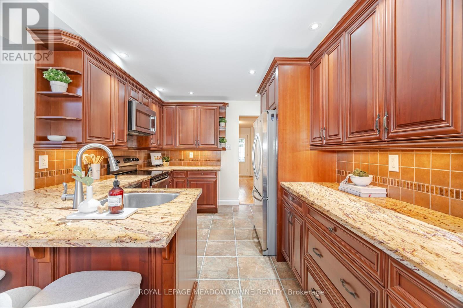 6236 Camgreen Circle, Mississauga, Ontario  L5N 4M5 - Photo 14 - W12481166