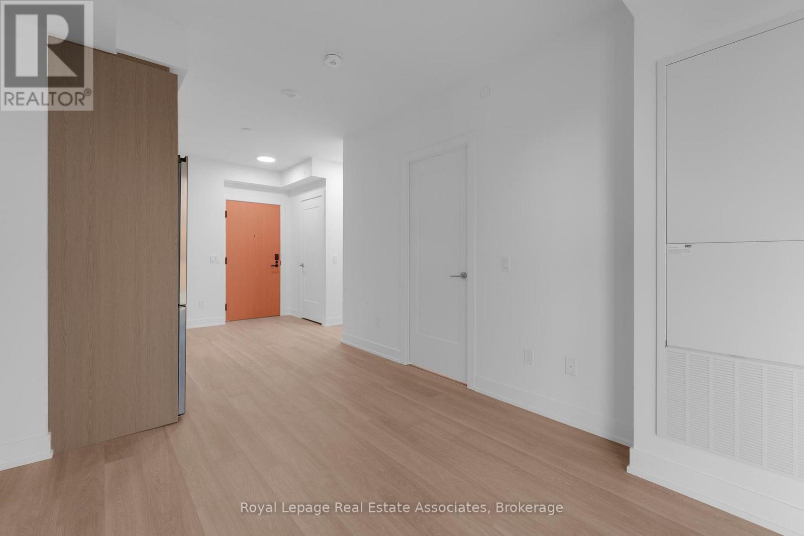 405 - 60 Central Park Roadway, Toronto, Ontario  M9A 0E6 - Photo 11 - W12481167