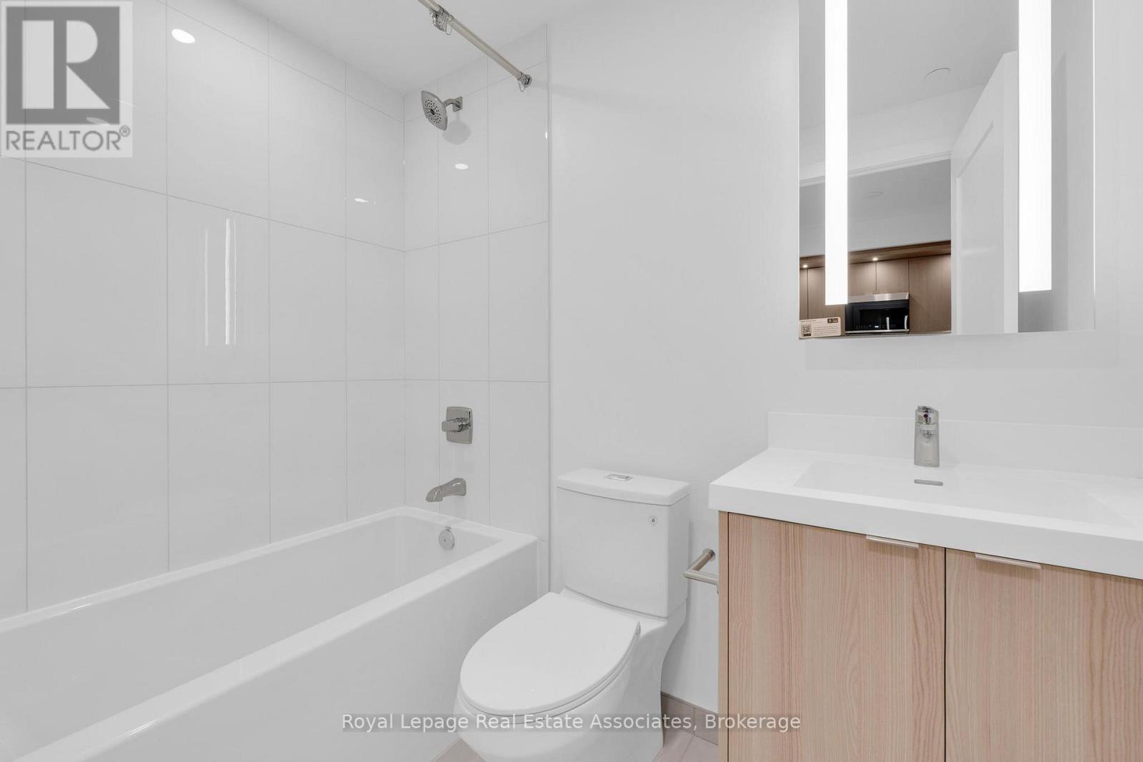 405 - 60 Central Park Roadway, Toronto, Ontario  M9A 0E6 - Photo 16 - W12481167