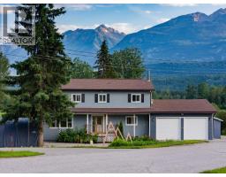 619 HABART LOWER Road, golden, British Columbia