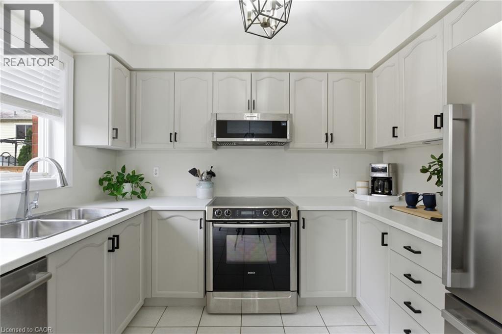 9 Slater Court, Waterdown, Ontario  L8B 0K8 - Photo 11 - 40782004
