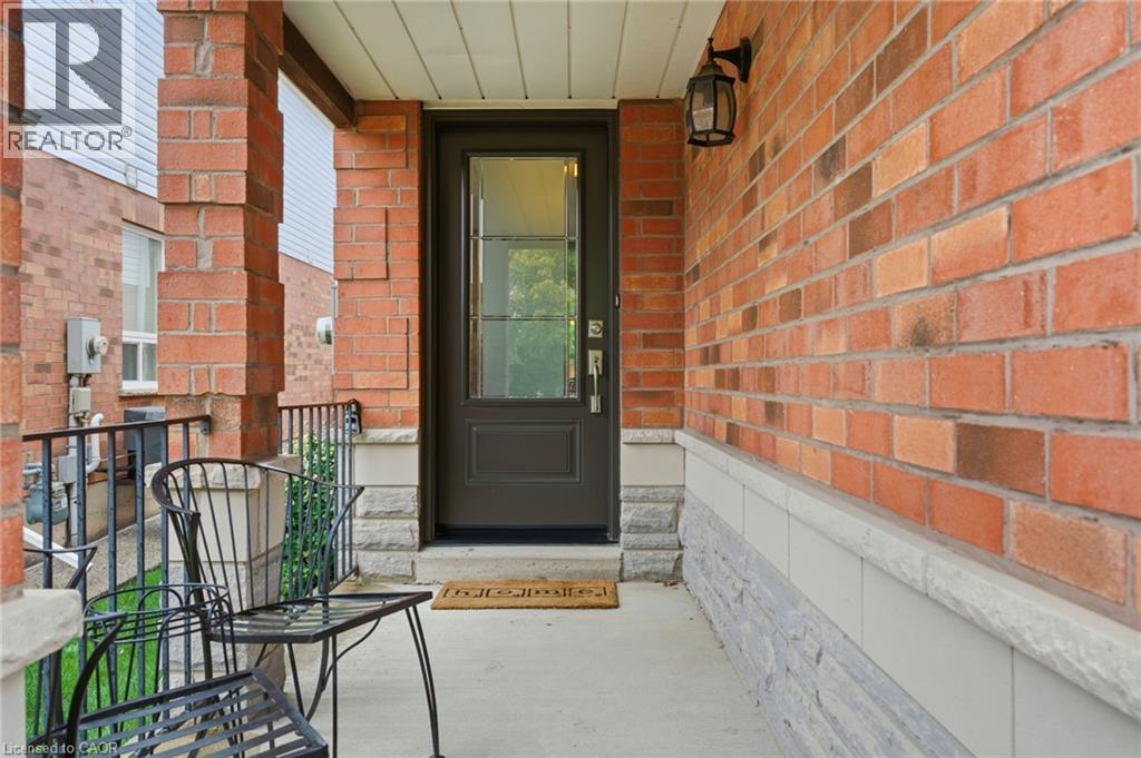 9 Slater Court, Waterdown, Ontario  L8B 0K8 - Photo 2 - 40782004