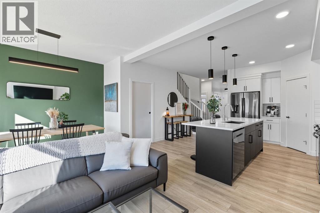 220 Heritage Heights, Cochrane, Alberta  T4C 3A7 - Photo 1 - A2262181