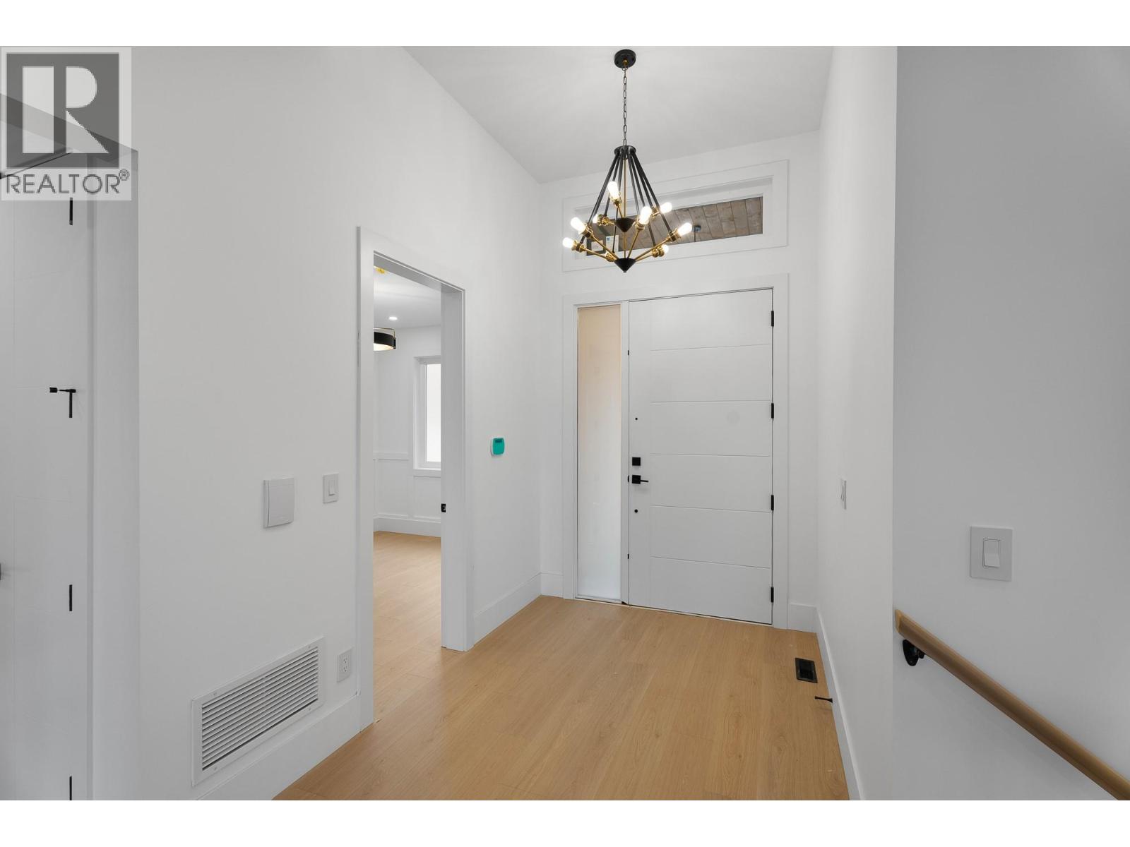 8920 Tavistock Road, Vernon, British Columbia  V1H 2L4 - Photo 5 - 10366674