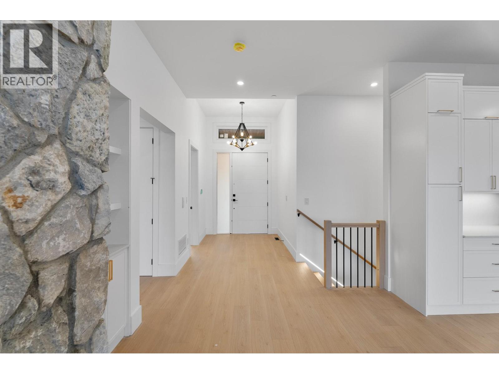 8920 Tavistock Road, Vernon, British Columbia  V1H 2L4 - Photo 4 - 10366674