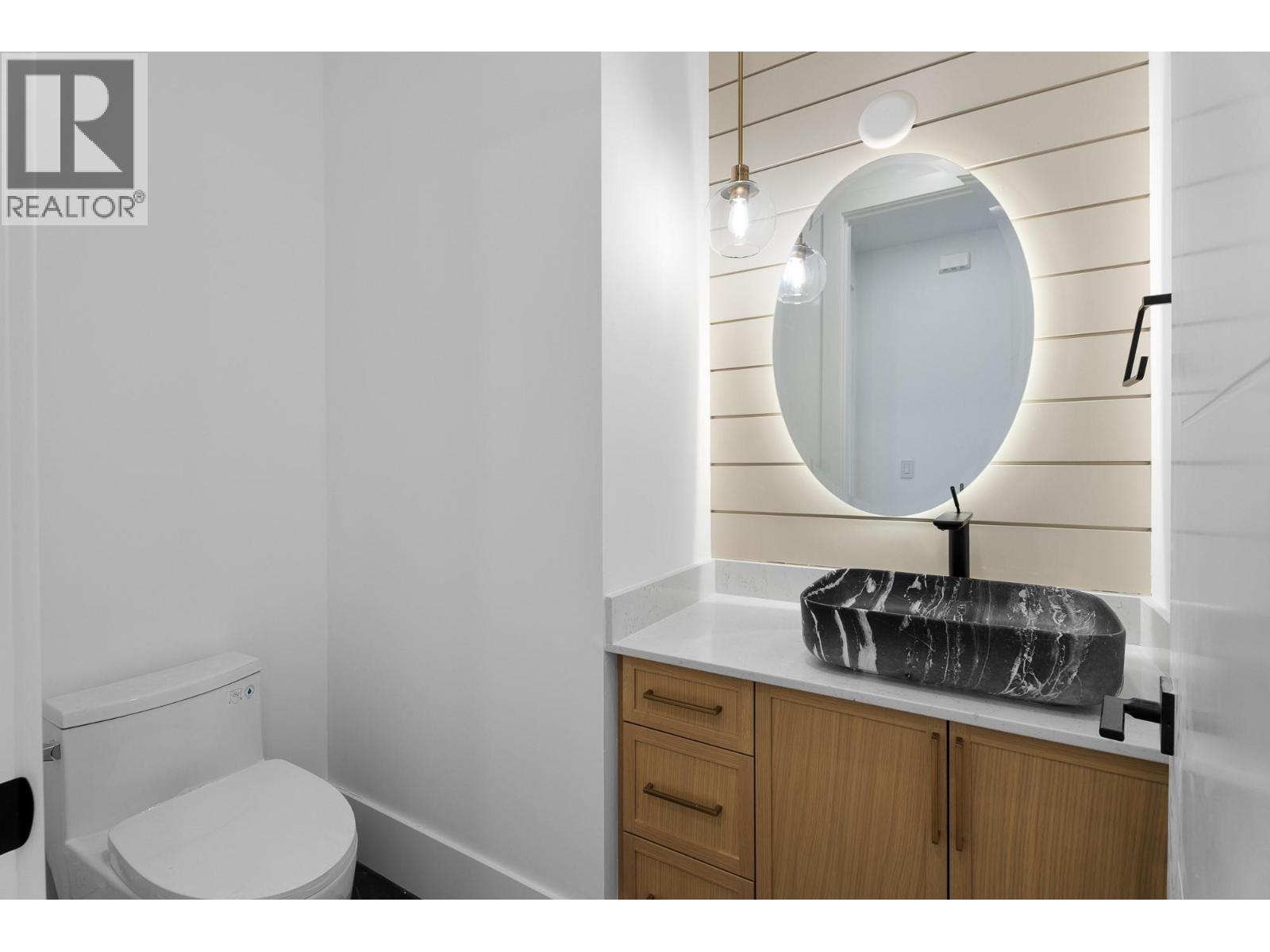 8920 Tavistock Road, Vernon, British Columbia  V1H 2L4 - Photo 39 - 10366674
