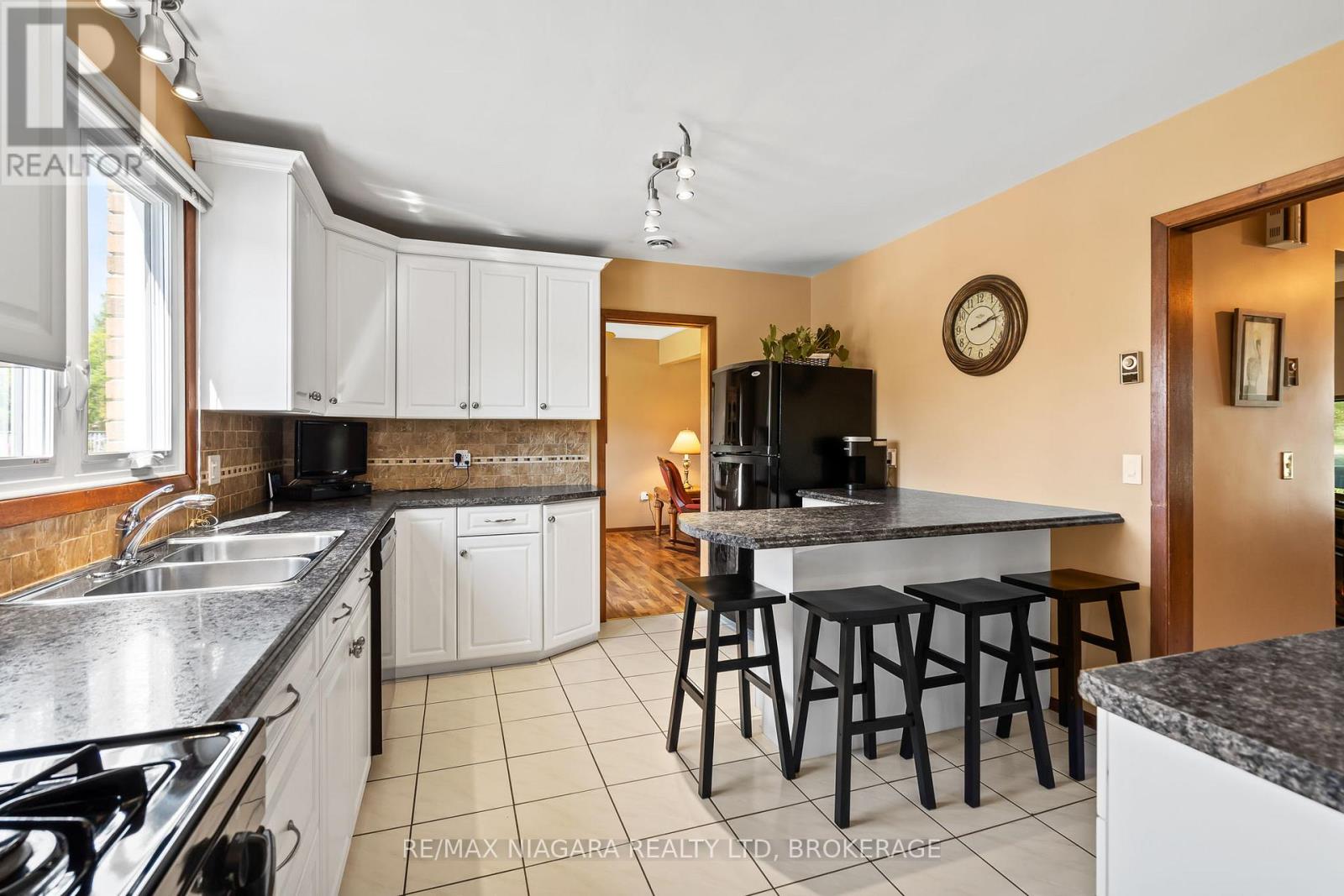 40 Gaspare Drive, Port Colborne, Ontario  L3K 2V2 - Photo 19 - X12481173