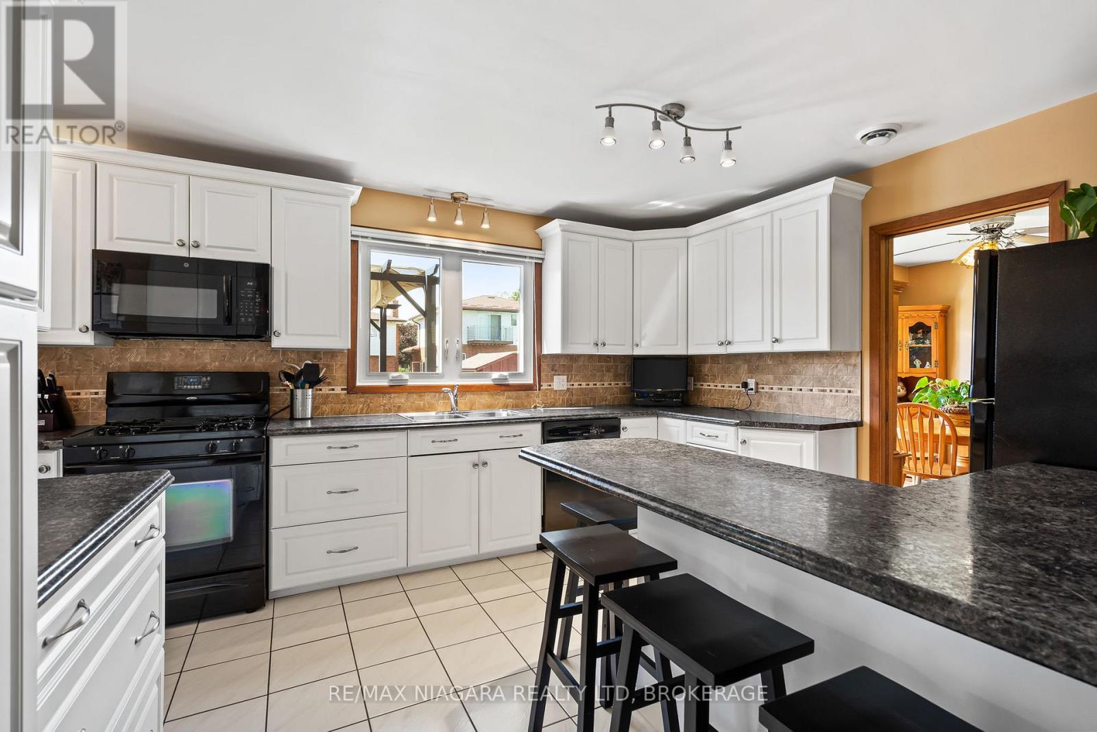 40 Gaspare Drive, Port Colborne, Ontario  L3K 2V2 - Photo 20 - X12481173