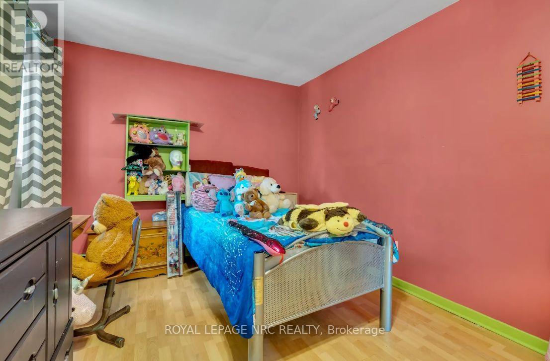 242 West Side Road, Port Colborne, Ontario  L3K 5K9 - Photo 11 - X12481229