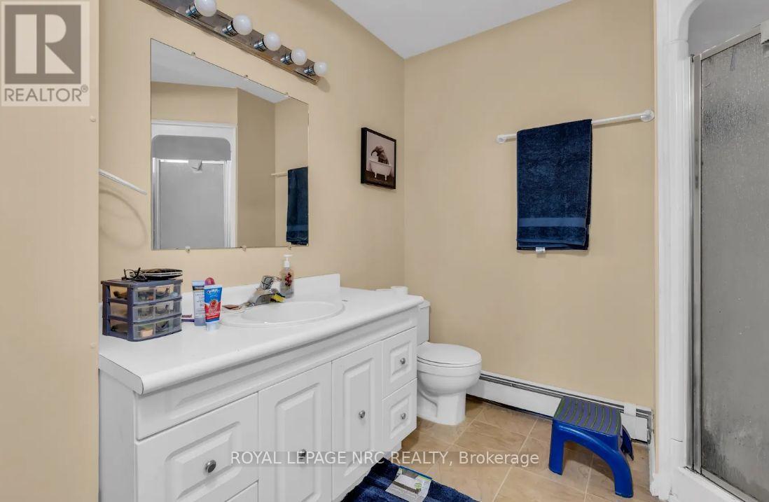 242 West Side Road, Port Colborne, Ontario  L3K 5K9 - Photo 12 - X12481229