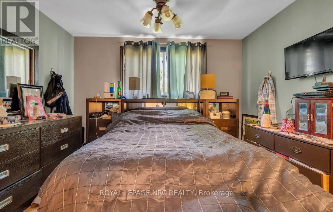 242 West Side Road, Port Colborne, Ontario  L3K 5K9 - Photo 13 - X12481229