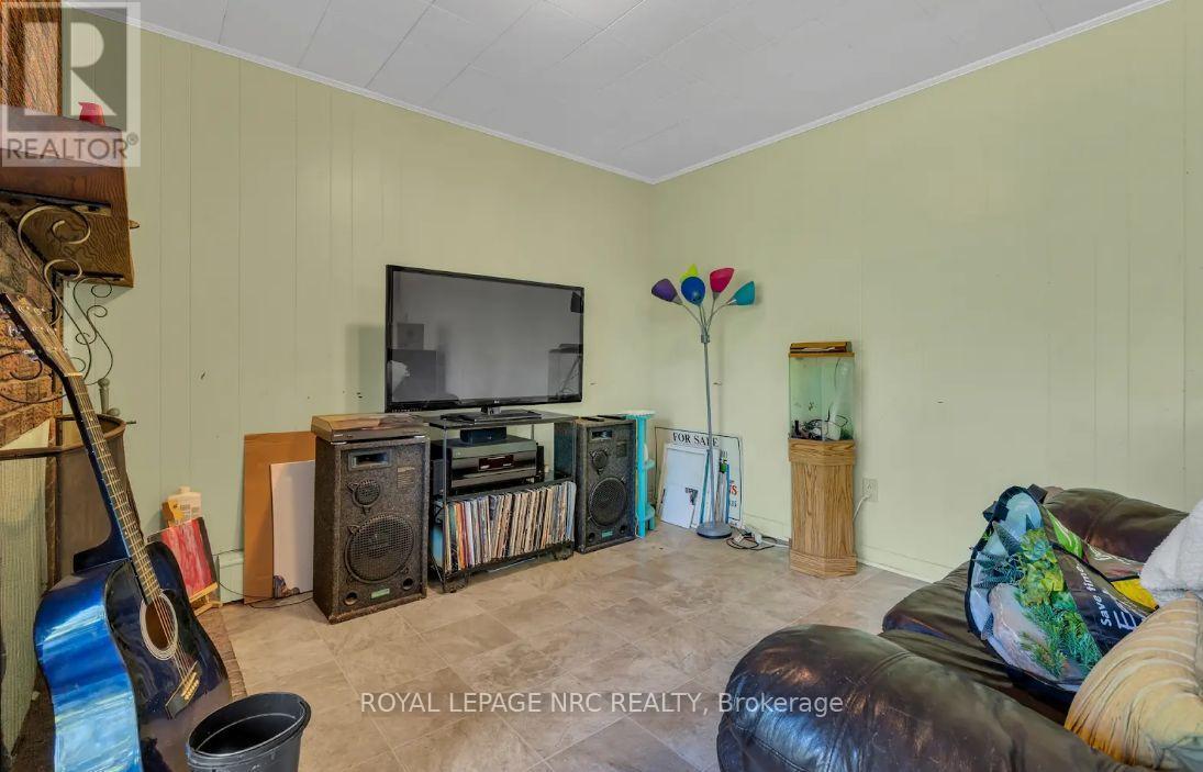 242 West Side Road, Port Colborne, Ontario  L3K 5K9 - Photo 14 - X12481229