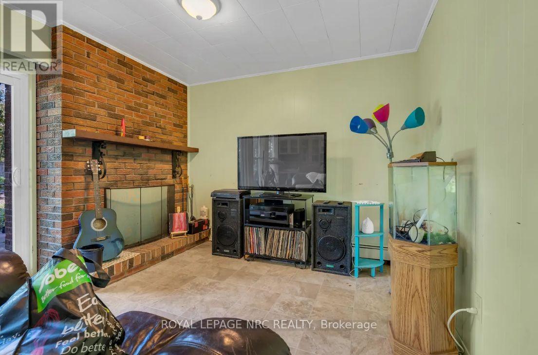 242 West Side Road, Port Colborne, Ontario  L3K 5K9 - Photo 15 - X12481229