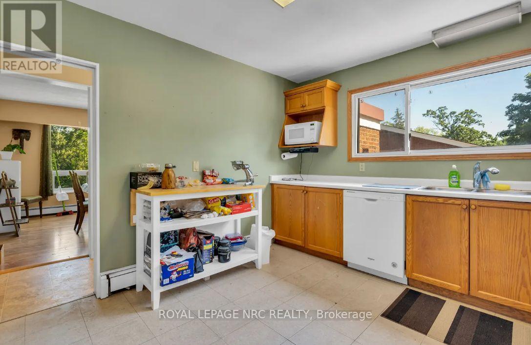 242 West Side Road, Port Colborne, Ontario  L3K 5K9 - Photo 3 - X12481229