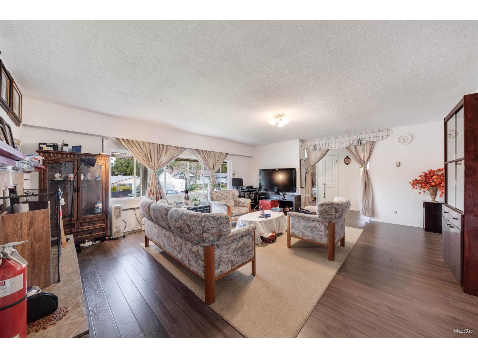 10186 144a Street, Surrey, British Columbia  V3R 3P8 - Photo 2 - R3060173