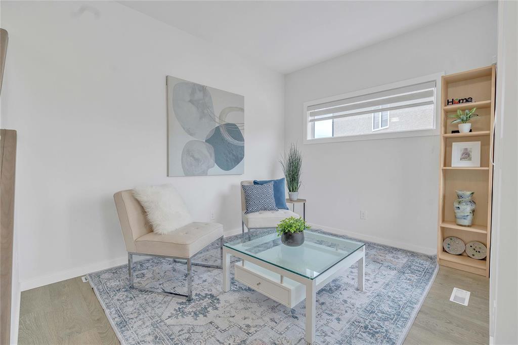 63 Mulberry Creek Drive, Winnipeg, Manitoba  R3Y 2E6 - Photo 2 - 202527244