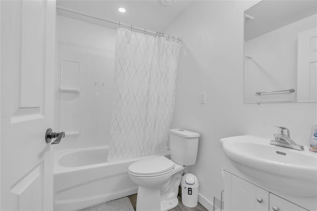 63 Mulberry Creek Drive, Winnipeg, Manitoba  R3Y 2E6 - Photo 38 - 202527244