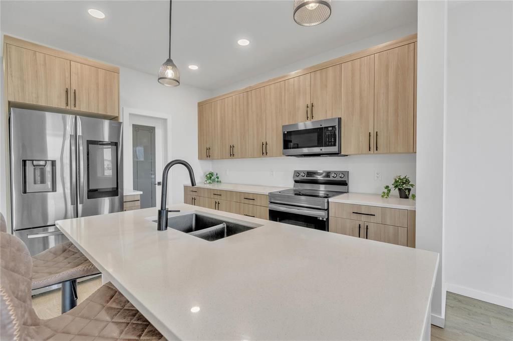 63 Mulberry Creek Drive, Winnipeg, Manitoba  R3Y 2E6 - Photo 7 - 202527244