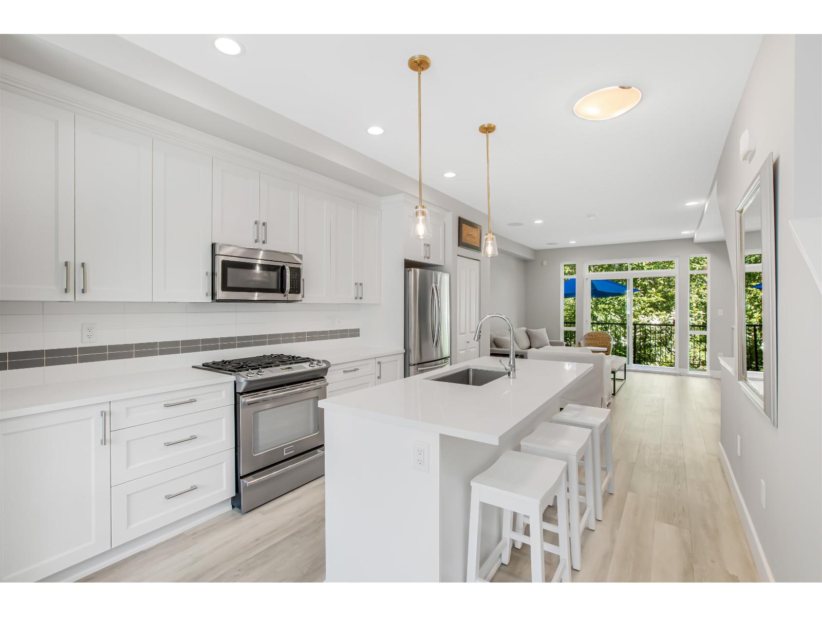 61 3039 156 Street, Surrey, British Columbia  V3Z 6T5 - Photo 2 - R3061097