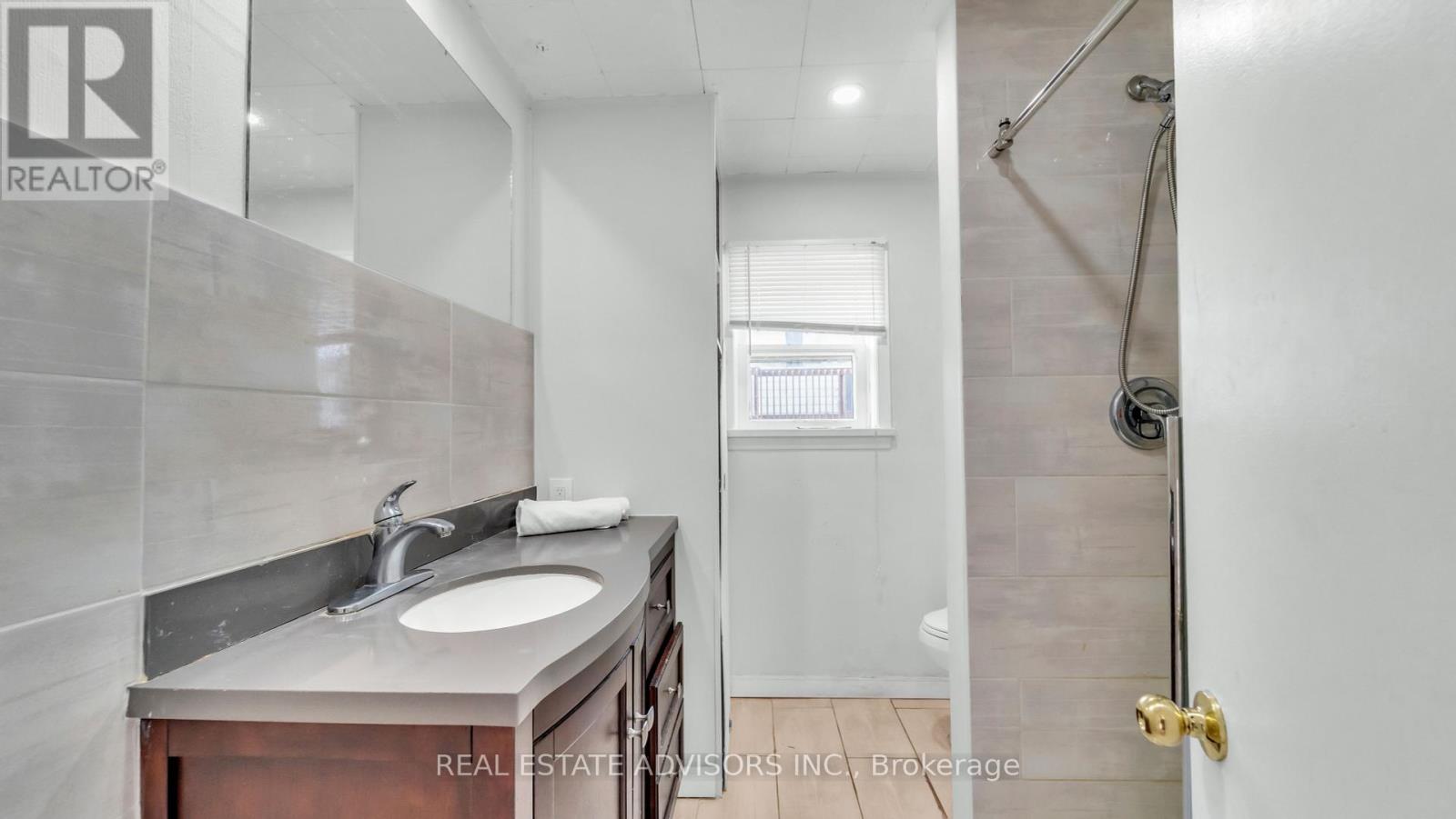 328 Little Avenue, Barrie, Ontario  L4N 2Z6 - Photo 12 - S12454861