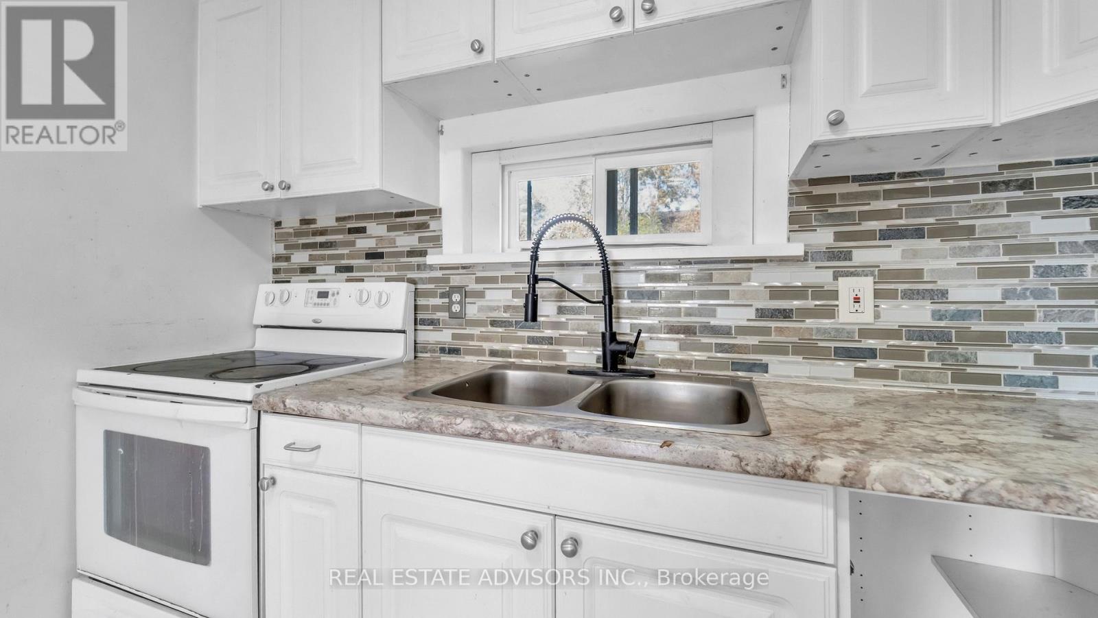 328 Little Avenue, Barrie, Ontario  L4N 2Z6 - Photo 8 - S12454861