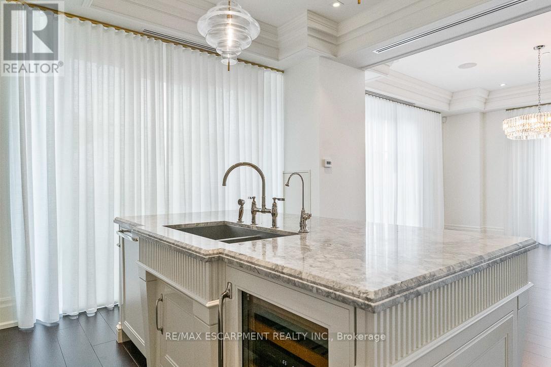 212 - 300 Randall Street, Oakville, Ontario  L6J 1R1 - Photo 27 - W12456293