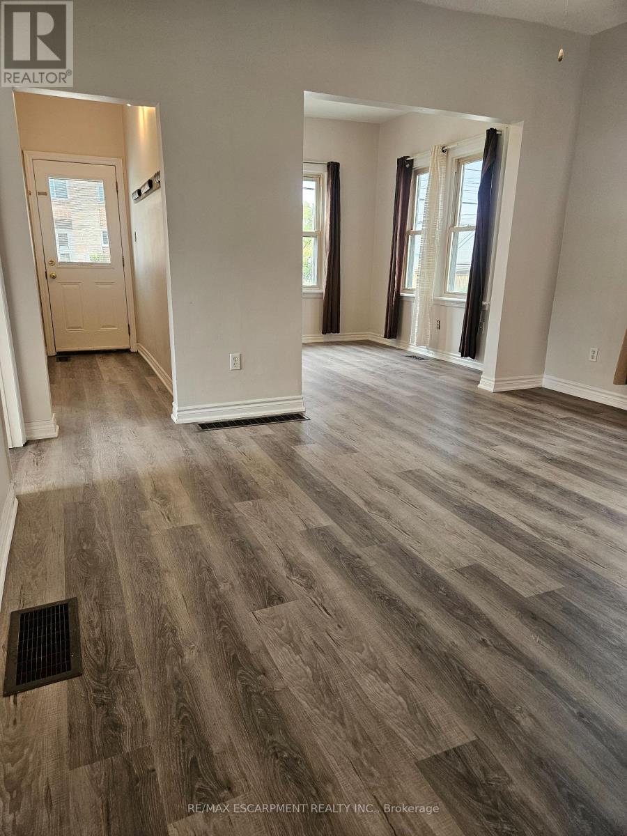 509 Cochrane Road, Hamilton, Ontario  L8K 3H4 - Photo 12 - X12453192