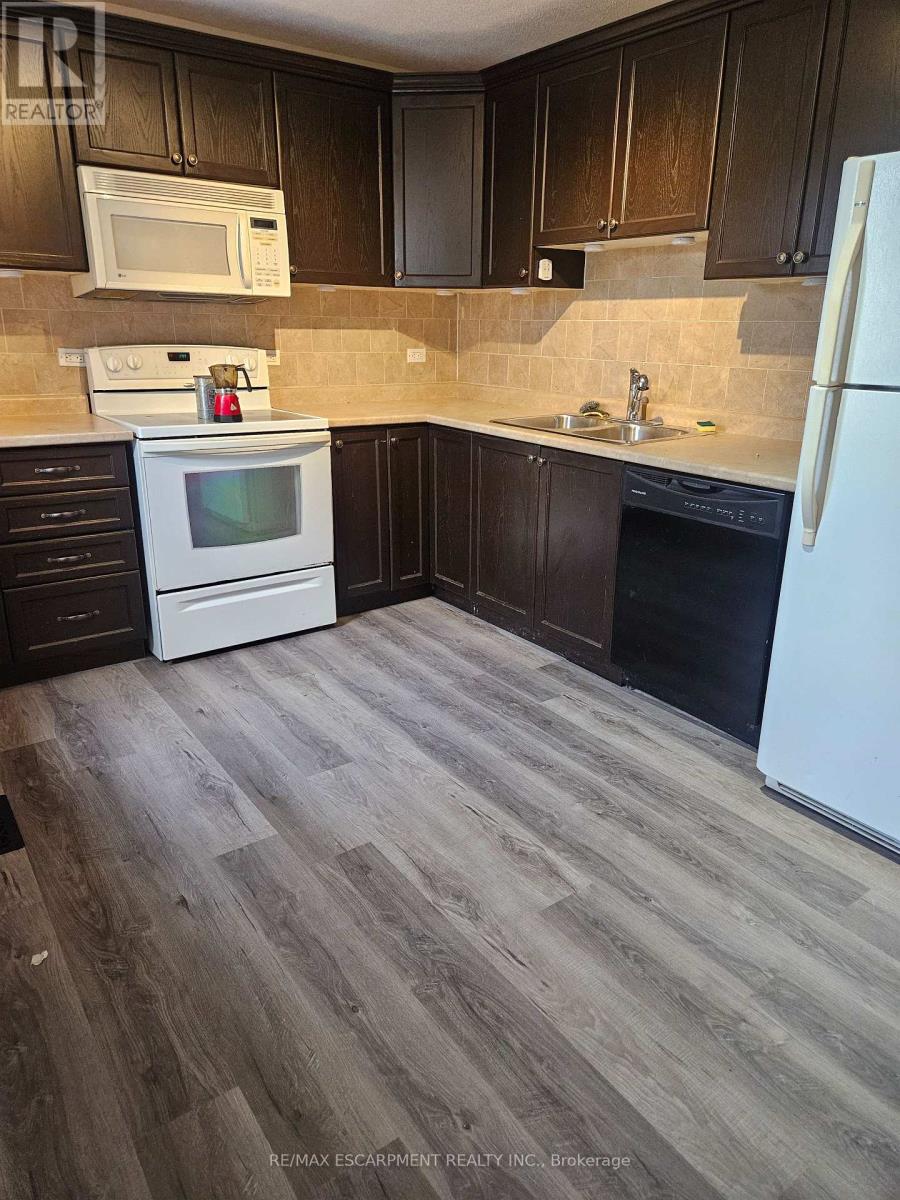 509 Cochrane Road, Hamilton, Ontario  L8K 3H4 - Photo 14 - X12453192