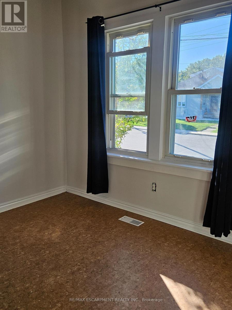 509 Cochrane Road, Hamilton, Ontario  L8K 3H4 - Photo 18 - X12453192