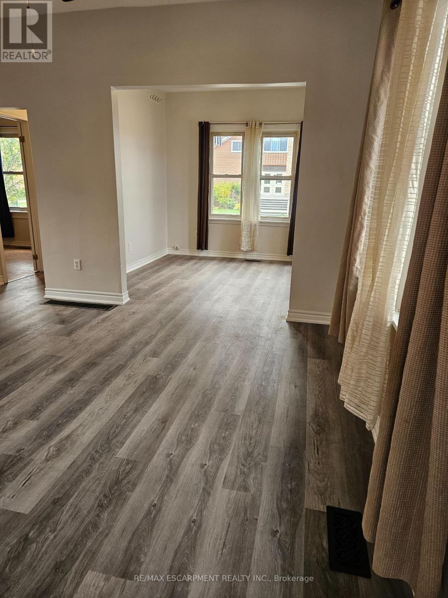 509 Cochrane Road, Hamilton, Ontario  L8K 3H4 - Photo 9 - X12453192