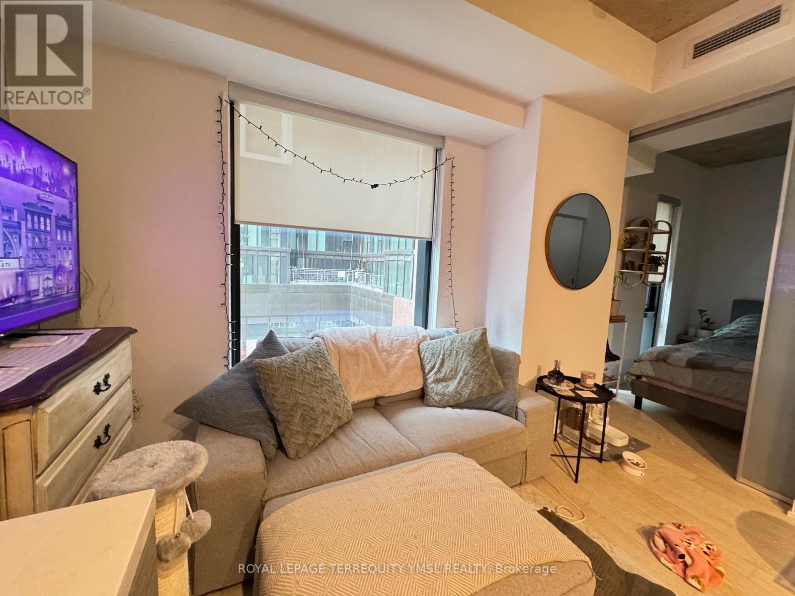 510 - 11 Charlotte Street, Toronto, Ontario  M5V 0M6 - Photo 10 - C12481245
