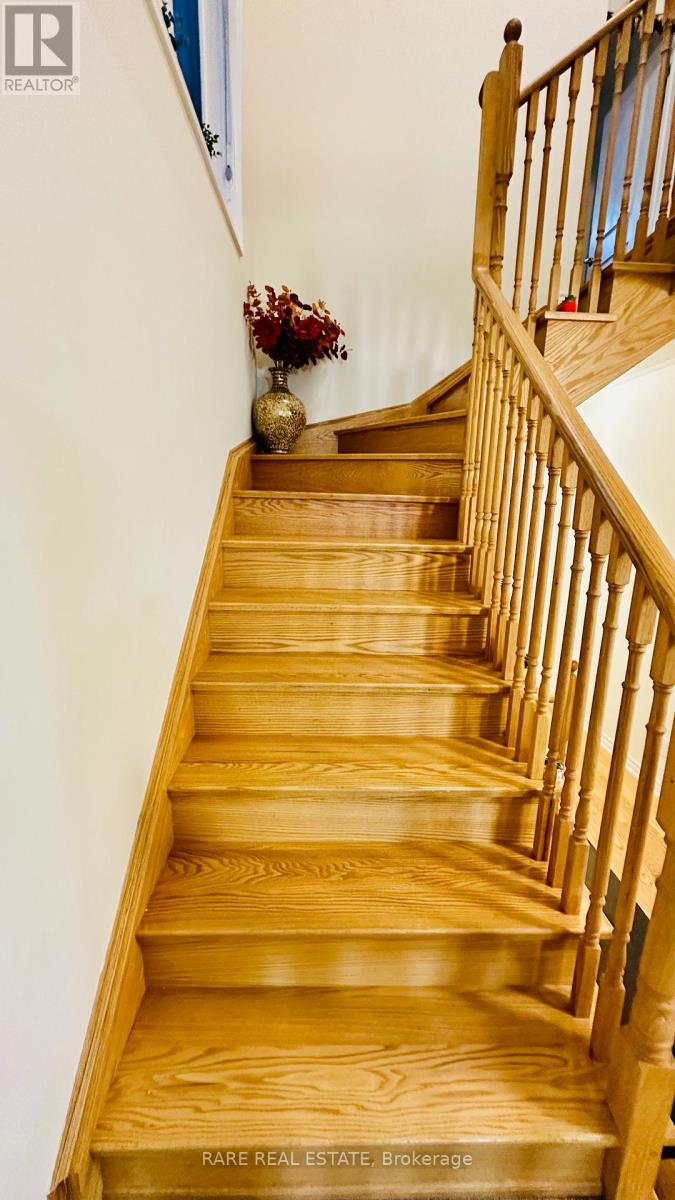131 Closson Drive, Whitby, Ontario  L1P 0M7 - Photo 14 - E12481206