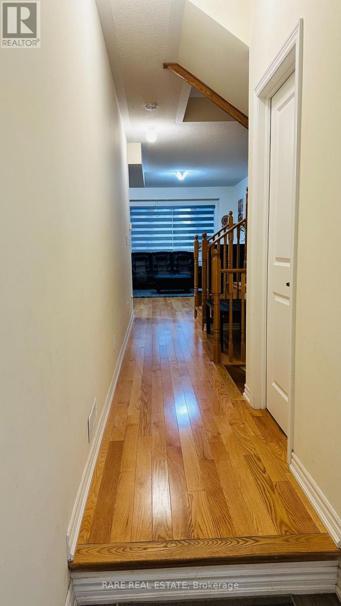 131 Closson Drive, Whitby, Ontario  L1P 0M7 - Photo 4 - E12481206