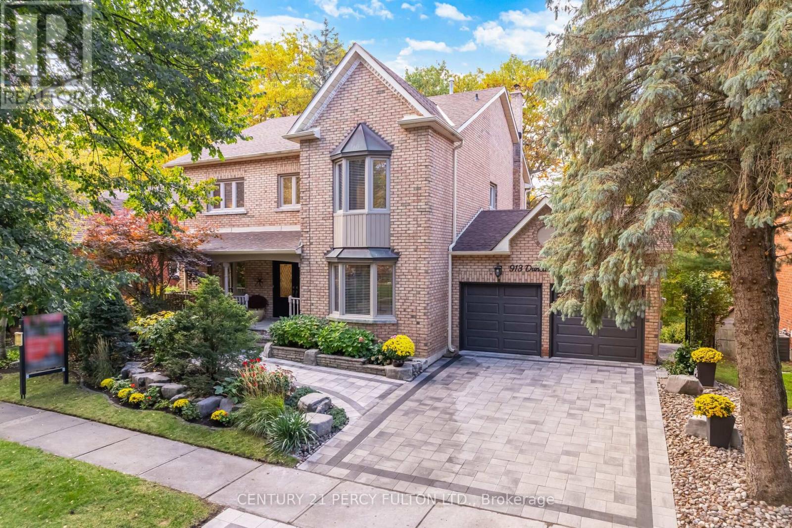 913 DUNCANNON DRIVE, Pickering, Ontario