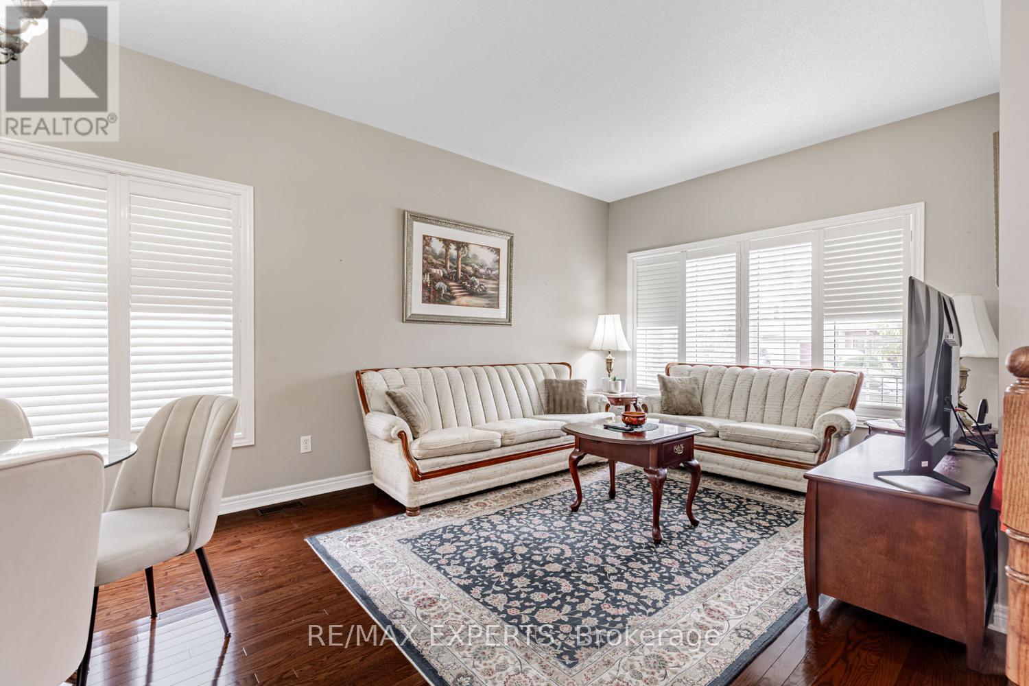 141 Michelle Drive, Vaughan, Ontario  L4L 9E1 - Photo 9 - N12481180