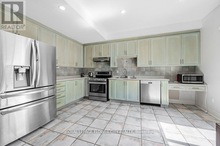 73 Hollywood Hill Circle, Vaughan, Ontario  L4H 2P4 - Photo 16 - N12481186