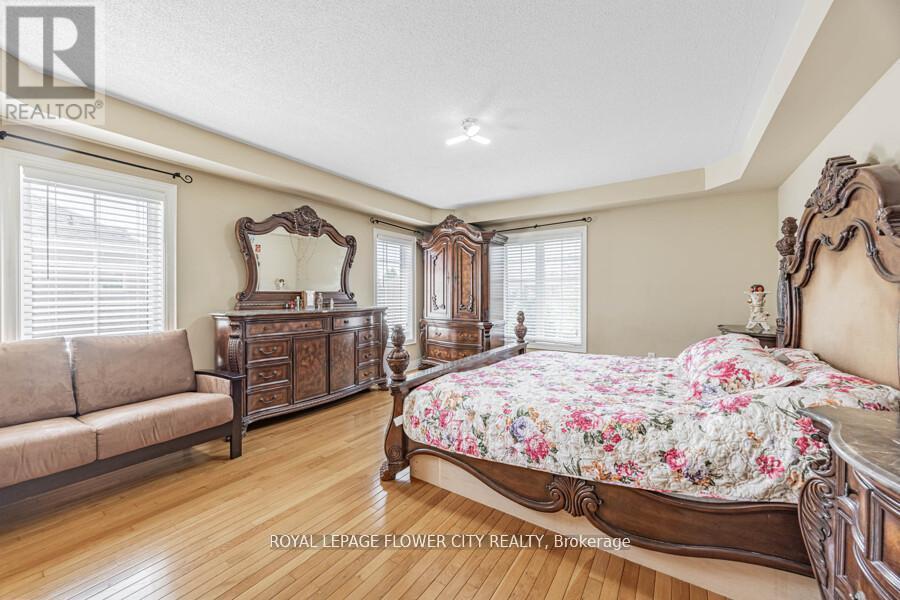 73 Hollywood Hill Circle, Vaughan, Ontario  L4H 2P4 - Photo 22 - N12481186